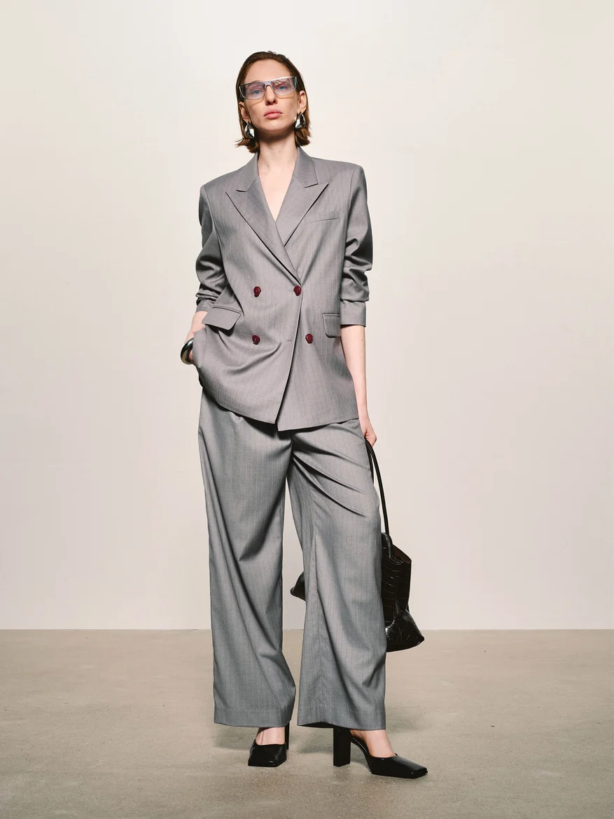 Refined tailoring for modern everyday dressing